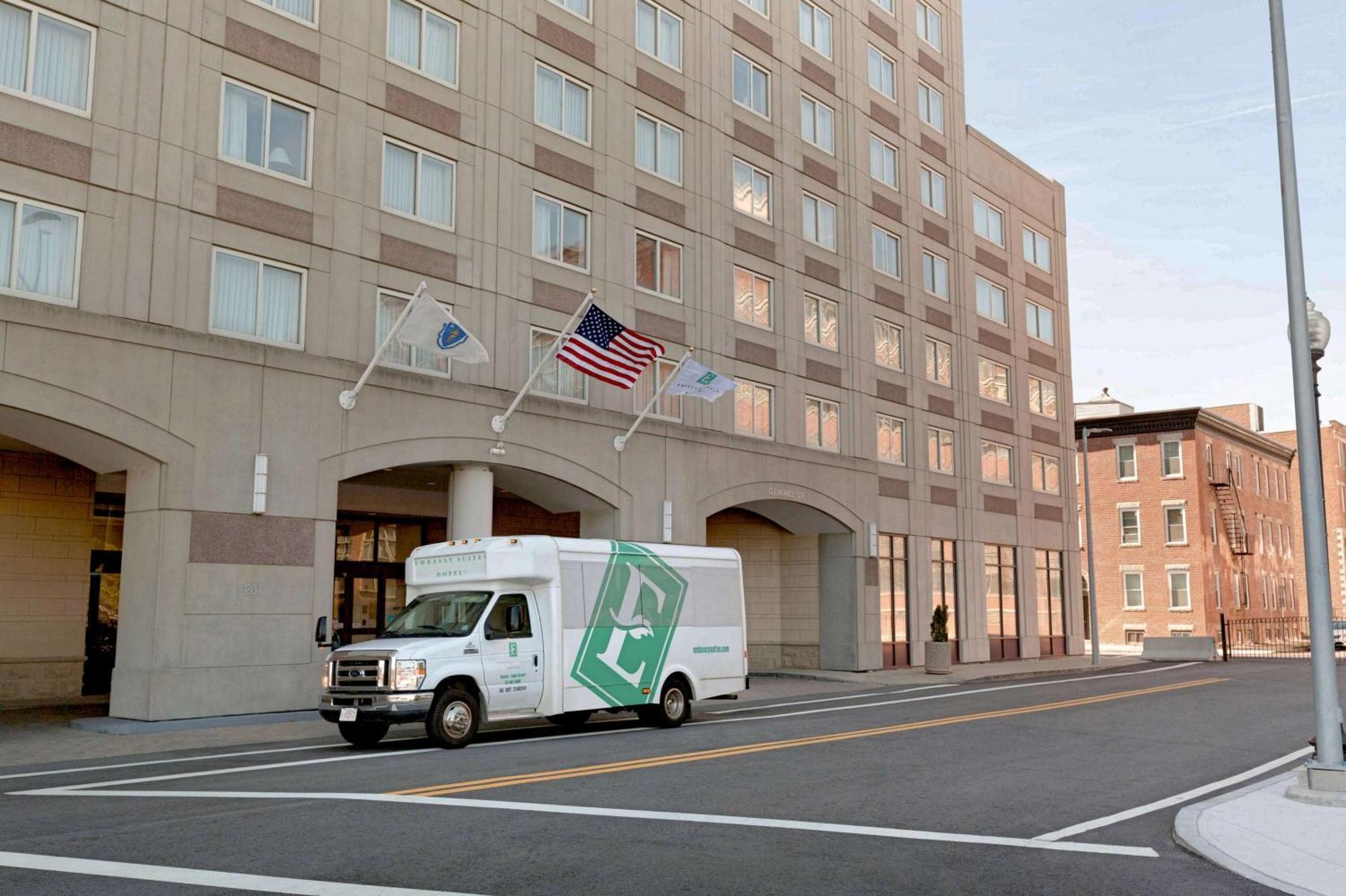 Embassy Suites Boston At Logan Airport Exterior photo