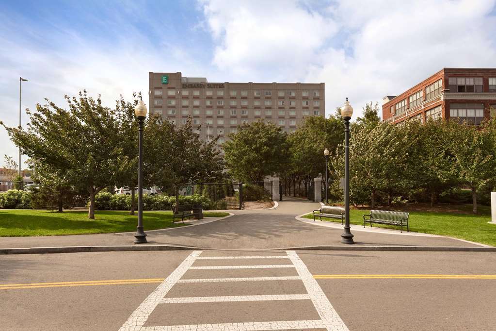 Embassy Suites Boston At Logan Airport Exterior photo