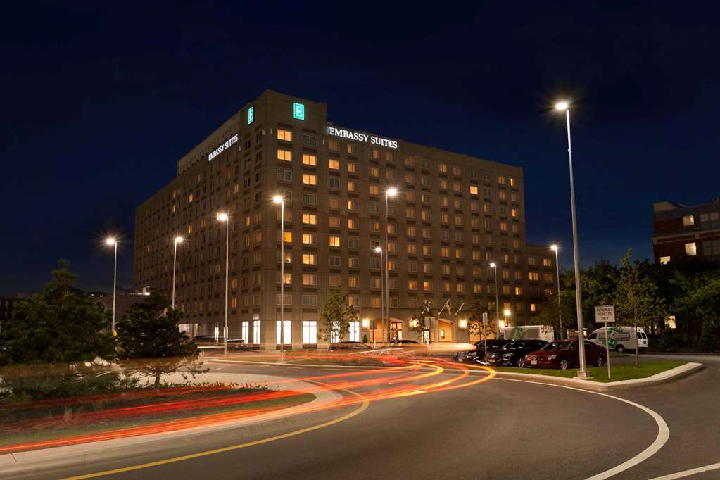 Embassy Suites Boston At Logan Airport Exterior photo